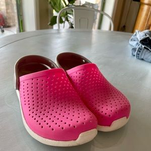 Crocs pink size 5